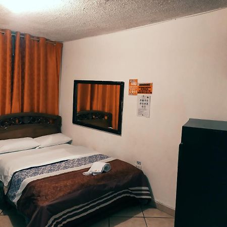 Hostal Ajavi Del Sur Quito Exteriör bild