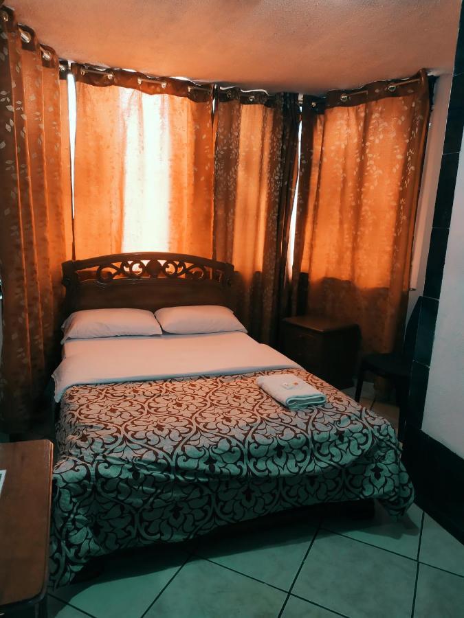 Hostal Ajavi Del Sur Quito Exteriör bild