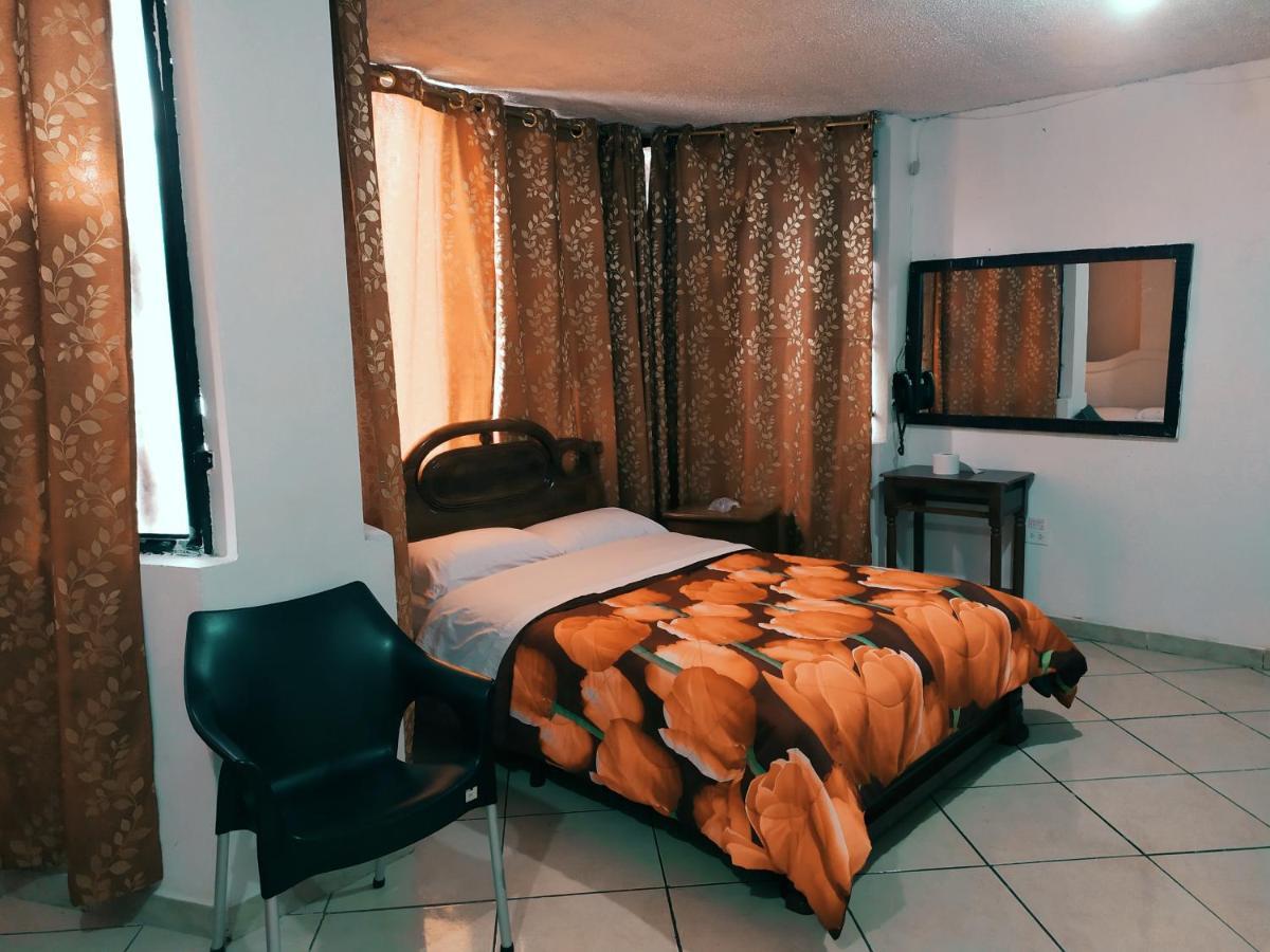 Hostal Ajavi Del Sur Quito Exteriör bild
